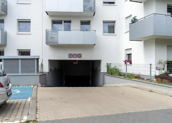 With Garden Wolkowyska By Renters Apartamento *